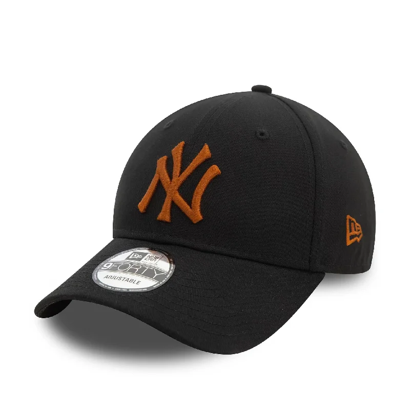 New York Yankees League Essential Black 9FORTY Adjustable Cap