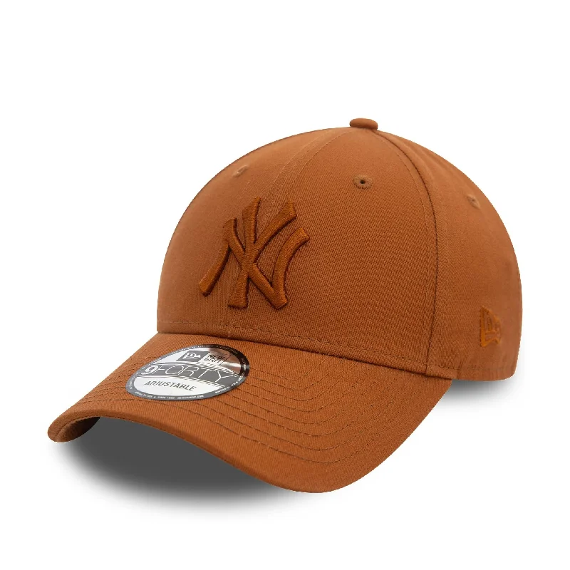 New York Yankees League Essential Brown 9FORTY Adjustable Cap