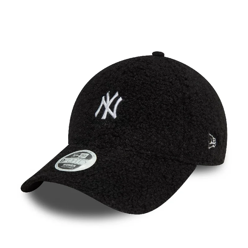 New York Yankees Womens Borg Black 9FORTY Adjustable Cap